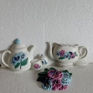 Set Of Vintage Burwood Products wall Plaqes. Good Condition